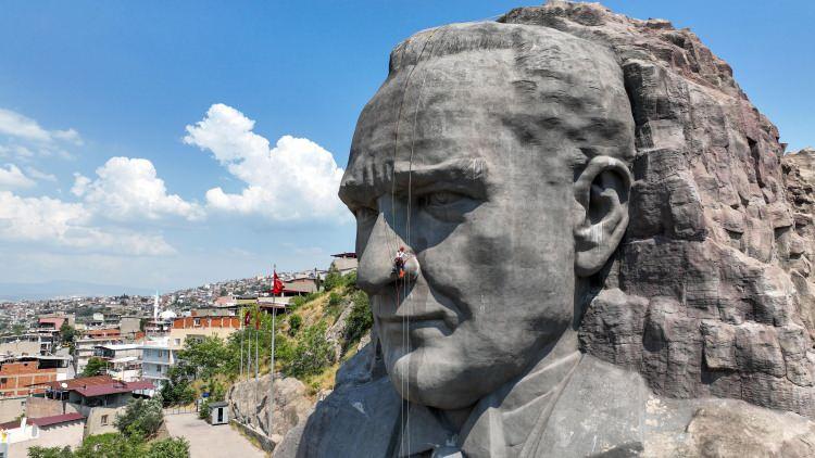 <p>Yapılan çalışmalar kuşlar başta olmak üzere civardaki tüm canlı yaşamının dengesi gözetilerek gerçekleştirilirken mask yüzeyindeki kontroller tamamlandı.</p>
