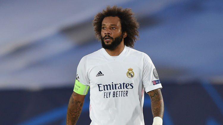 <p>Marcelo İspanya'da kalabilir!</p>

<p>Sözleşmesinin sona ermesiyle birlikte Real Madrid'e veda eden ve ismi Fenerbahçe'ye anılan Marcelo, İspanya'da kalabilir.</p>

<p>Fichajes'te yer alan haberde, Getafe ve Rayo Vallecano'nun yanı sıra ligin yeni ekiplerinden Real Valladolid'in de tecrübeli sol beki kadrosuna katmak istediği ifade edildi.</p>
