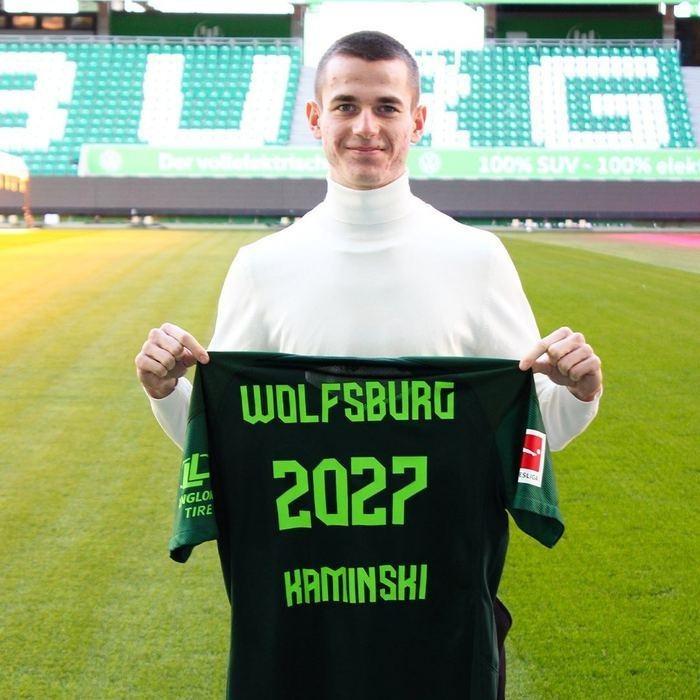 <p><strong>Jakub Kaminski</strong></p>

<p>Lech Poznan -> Wolfsburg</p>

<p>Bonservis: 10 milyon Euro</p>
