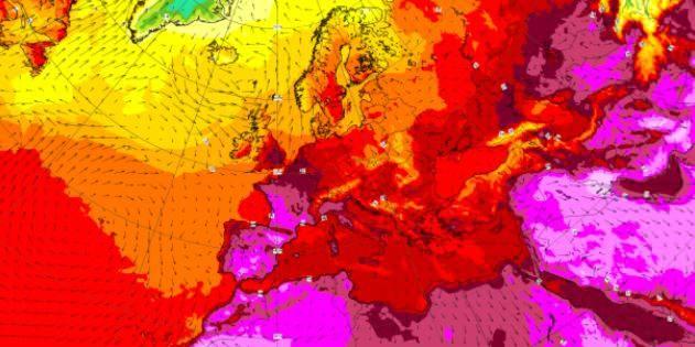 <p>Hafta sonu için yapılan meteorolojik tahminlerde Afrika kaynaklı sıcak hava dalgasının etkili olacağı belirtilirken, İtalya'nın merkezinde ve kuzeyinde yer alan bazı kentler için uyarı verildi.</p>

<p> </p>
