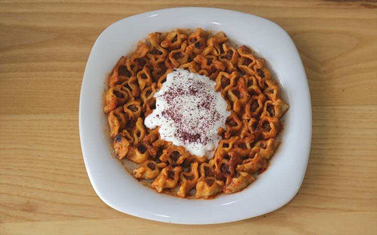 <p>Kılıçhan, AA muhabirine, kendi içinde geniş bir alana sahip gastronominin, insanların yeme içme kültürlerini incelemesinin yanında fizik, kimya, sosyoloji, pazarlama gibi farklı bilim alanlarıyla da ilişkili olduğunu söyledi.</p>
<p> </p>