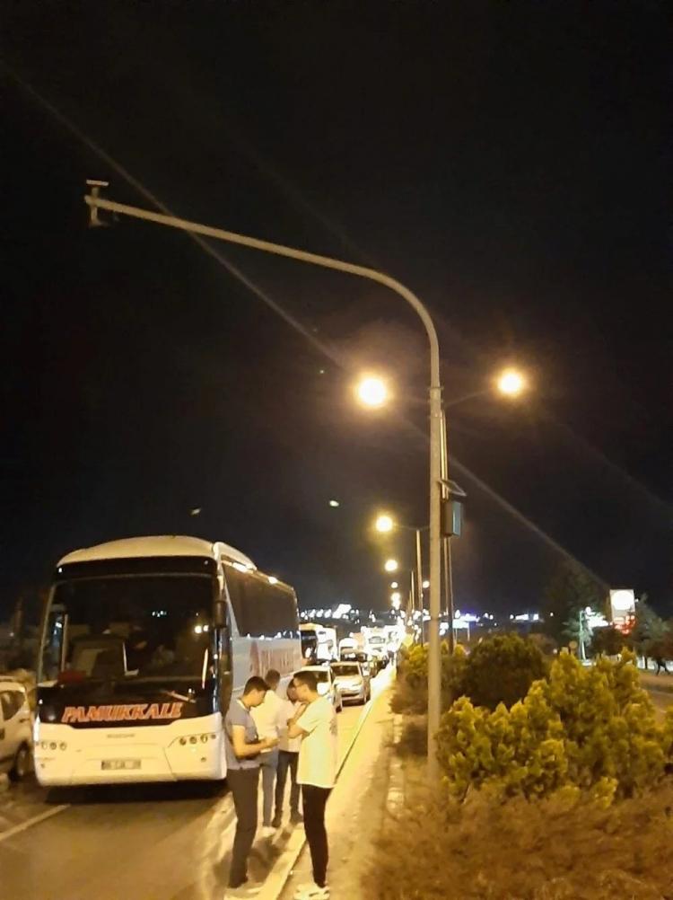 <p>İhsaniye, Şuhut, Sandıklı ve Emirdağ ilçelerinde de sağanağın etkili olduğu belirtildi.</p>