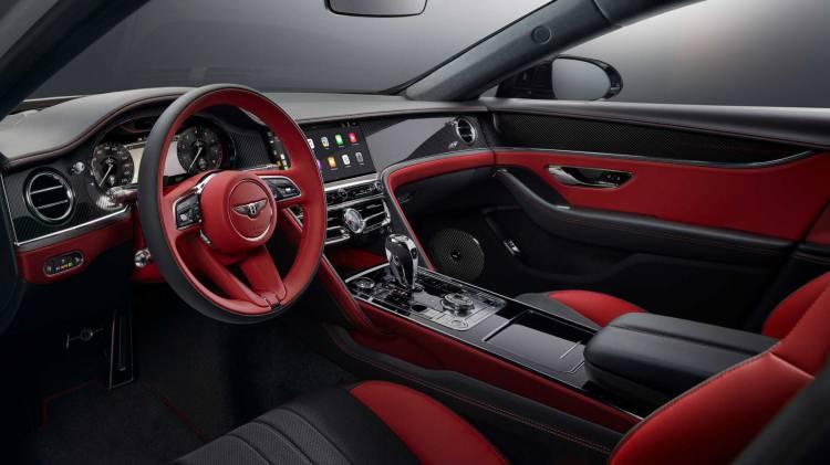 <p>Sadece arka koltukta oturmak istemeyen Bentley müşterilerinin tercih edebileceği bu özel model, 542 beygirlik çift turbo V8 ve 536 beygirlik plug-in hibrit güç aktarma organlarıyla gelecek.</p>

<p> </p>
