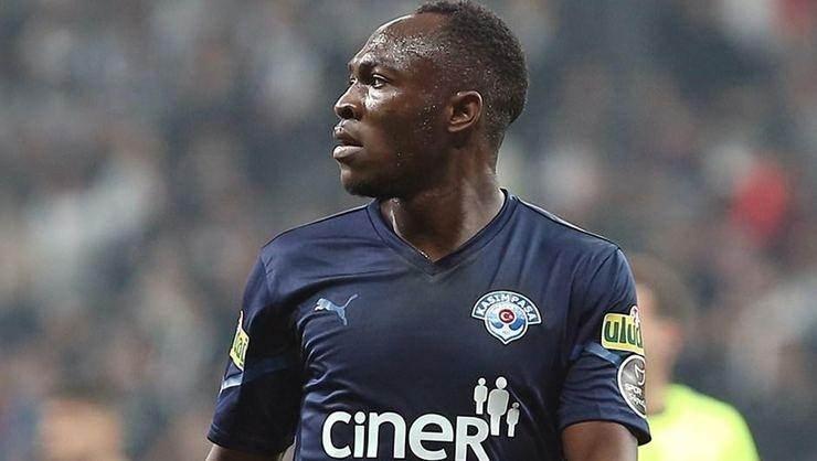 <p>Beşiktaş'tan Jason Muleka operasyonu</p>

<p>Beşiktaş, geçen sezonun ikinci yarısında kiralık olarak formasını giydiği Kasımpaşa’yla lige damgasını vuran Jason Muleka için operasyon başlattı. Yönetim, sol açık hattı için düşündüğü 22 yaşındaki oyuncu için Standard Liege’le pazarlıklara başladı.</p>
