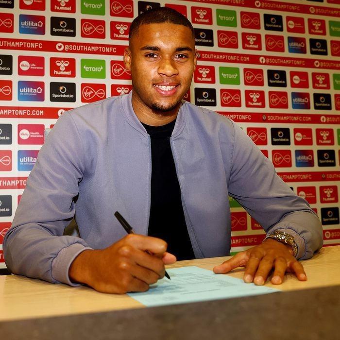 <p><strong>Gavin Bazunu</strong></p>

<p>Manchester City -> Southampton</p>

<p>Bonservis: 14 milyon Euro</p>
