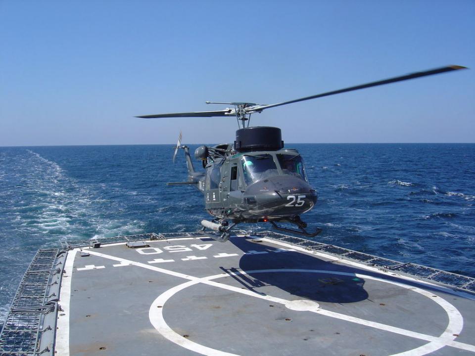 <p><strong>YUNANİSTAN</strong><br />
<br />
<strong>> ASW / ASUW HELİKOPTERİ</strong><br />
<br />
Yunan donanmasında 18 adet ASW/ASUW Helikopteri bulunuyor;<br />
<br />
11 adet S-70B AGEAN HAWK<br />
7 adet AB-212</p>