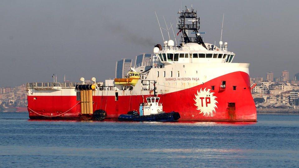 <p>- 2 ve 3 boyutlu sismik arama yapabilme özelliğine sahip</p>
