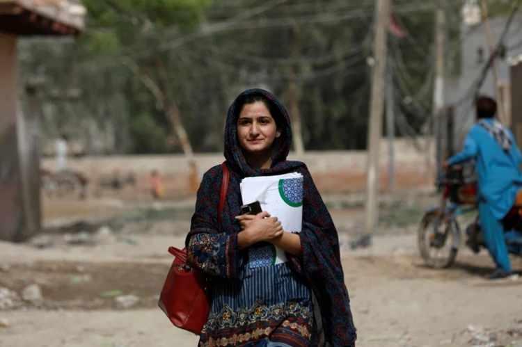 <p>Pakistan’ın merkezinde yer alan Jacobabad kenti, insan faaliyetleri ve iklim değişikliği nedeniyle ısınan Dünya’nın sıfır noktası konusunda bulunuyor. Ayrıca, insan vücudunun kaldırabileceğinden daha sıcak olan ısı ve nem eşiklerini geçen dünyadaki iki şehirden biri arasında yer alıyor.</p>
