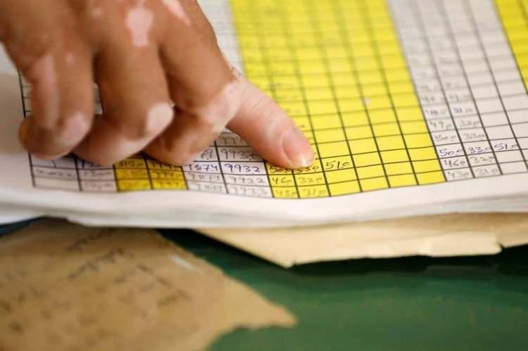 <p><strong>"CEHENNEME GİDERSEK BATTANİYE ÖRTERİZ"</strong></p>

<p>Reuters haber ajansının belirttiğine göre halk sıcaktan o kadar muzdarip oldu ki, yerli halk arasında “Eğer cehenneme gidersek, üstümüze battaniye örteriz” şeklinde bir deyiş çıktı. </p>
