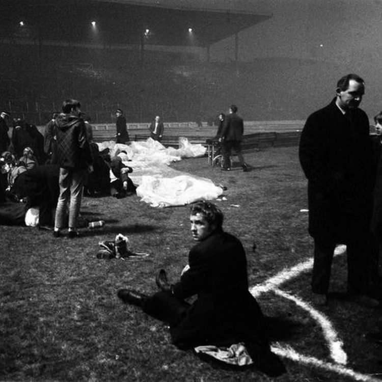 <p><span style="color:#FF0000"><strong>K&Ouml;T&Uuml; TALİH PEŞLERİNİ BIRAKMADI!</strong></span></p>

<p><span style="color:#000000"><strong>Konserin ger&ccedil;ekleştiği Ibrox Stadyumu'nun k&ouml;t&uuml; ş&ouml;hreti, konser olaylarından sonra yeniden g&uuml;ndeme geldi. 1971 yılında stadyumda ger&ccedil;ekleşen ma&ccedil;tan sonra taraftarlar arasında izdiham yaşanmış ve 66 kişi hayatını kaybetmişti.</strong></span></p>
