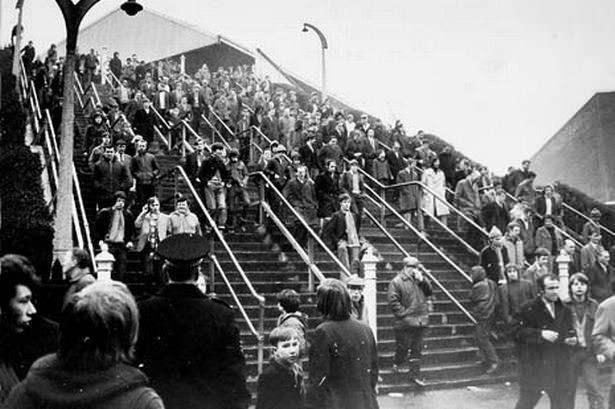 <p><span style="color:#000000"><strong>200 kişinin de ağır yaralandığı olay tarihe "Ibrox Faciası" olarak ge&ccedil;ti ve hala tarihin en &ouml;l&uuml;mc&uuml;l stadyum faciası olarak anılmaktadır.</strong></span></p>
