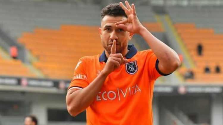 <p>Trezeguet'in menajeri İstanbul'a geldi!</p>

<p>Trezeguet’nin temsilcisi, Trabzonspor ile sözleşme detaylarını görüşmek üzere İstanbul’a geldi.</p>

<p>Trabzonspor’un Trezeguet’ye teklifi 3 milyon Euro’nun yanı sıra bir sonraki satışın %15’i şeklinde. Premier Lig ekibi Aston Villa, oyuncusu için 4 milyon Euro talep ediyor. Mısırlı kanat oyuncusunun maaş beklentisi ise 2.5 milyon Euro. Kulüpler arası görüşmeler devam ediyor. Her iki ayağını da etkili kullanan 27 yaşındaki oyuncu, kariyerinde 330 maçta 64 gol ve 47 asistle oynadı.</p>
