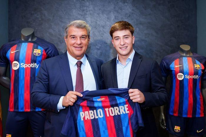 <p><strong>Pablo Torre </strong></p>

<p>Racing Santander -> Barcelona B</p>

<p>Bonservis : 5 milyon Euro</p>
