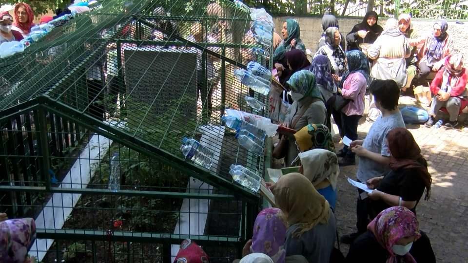 <p>Allah bizimle beraberdir. Sınavdan yapabileceğim en yüksek sıralamayı yapmak istiyorum. Her şeye çalıştım, her konuyu çok iyi biliyorum. Sınavda artık zihnimizi, odağımızı sınava verip yapabileceğimizin en iyisini yapacağız.</p>