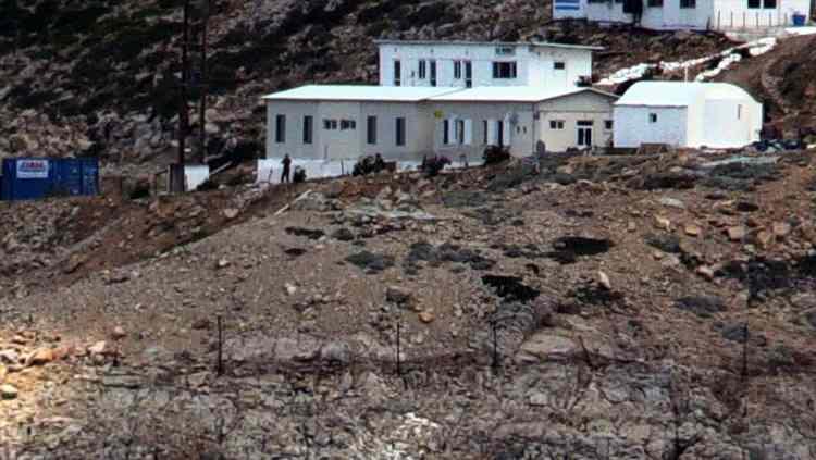 <p><strong>Askersiz, silahsız olması gerekiyor, istihkamın olmaması gerekiyor."</strong></p>

<p> </p>

<p>Tokmakoğlu, çiçeklerin de olmasının uzun süreden beri adada yaşamın devam ettiğinin göstergesi olduğuna işaret ederek, "Lozan'ı ve Türkiye'nin egemenlik haklarını, hukukunu hiçe sayan bir davranış, ciddi bir konu. </p>
