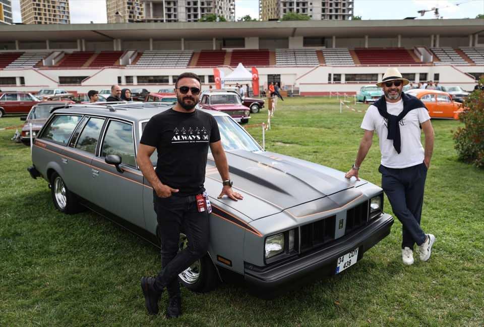 <p>Klasik otomobil severleri bir araya getiren festival bugün ve yarın gezilebilecek.</p>
<p> </p>