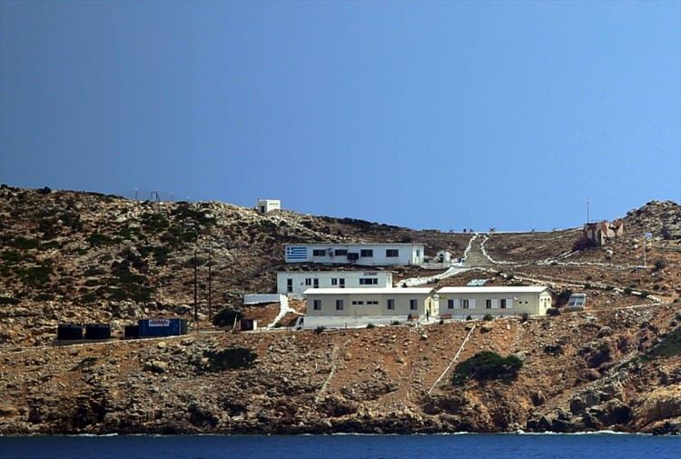 <p>Lozan Antlaşması'nda da istihkam kelimesi geçer, istihkam kuramaz. Gemi ve küçük botların yanaşacağı yer küçük liman var. Kamuflajlı bir depo yaptığına göre silah, mühimmat cinsi şeylerin getirilip depolandığı bir yer. Bir depo daha var." değerlendirmesinde bulundu.</p>

<p> </p>
