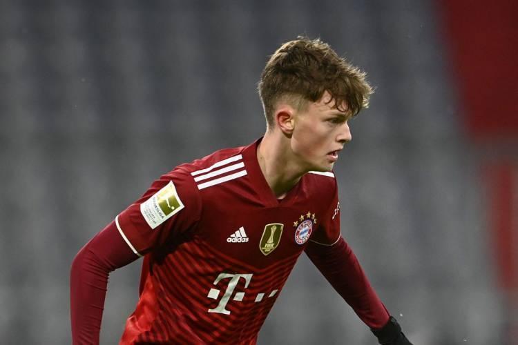 <p>Aralık ayında 17 yaşına girmeye hazırlanan Wanner, şimdiye dek Bundesliga'da 4 kez forma şansı buldu. Genç oyuncu, on numara; sağ kanat ve sol kanat olarak oynayabiliyor.</p>

