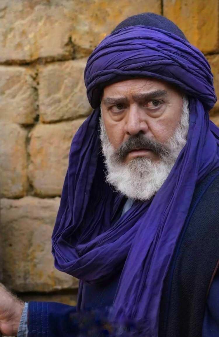 <p><strong>Yenişehirlioğlu, aile yapısını yıkıcı olarak başlatılan çalışmalara cinsiyetsizlik politikalarının da arttığını belirtti. </strong></p>
