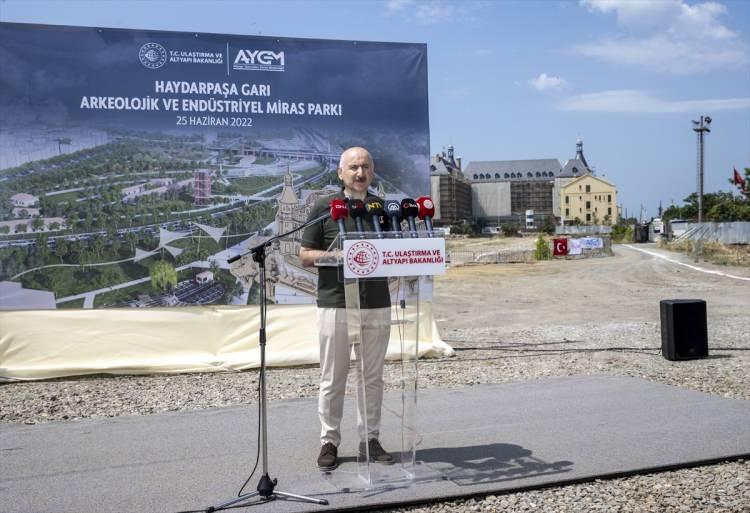 <p>Ulaştırma ve Altyapı Bakanı Adil Karaismailoğlu yaptığı basın açıklamasında, “Haydarpaşa'yı Arkeopark ve Gar Kompleksi tasarım konseptiyle paylaşacak olmamızı hem İstanbul hem de Türkiye için çok önemli bir kazanım olarak görüyoruz.</p>
