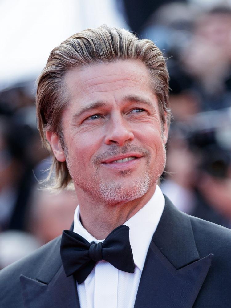 <p><span style="color:#B22222"><strong>Hollywood'un en çok kazanan, en nüfuslu isimlerinden biri olan Brad Pitt bir yılını hazine bulmak için eski eşi Angelina Jolie ile hukuk savaşının sürdüğü Fransa'daki şatosunun bahçesini kazarak geçirdiğini itiraf etti. </strong></span></p>
