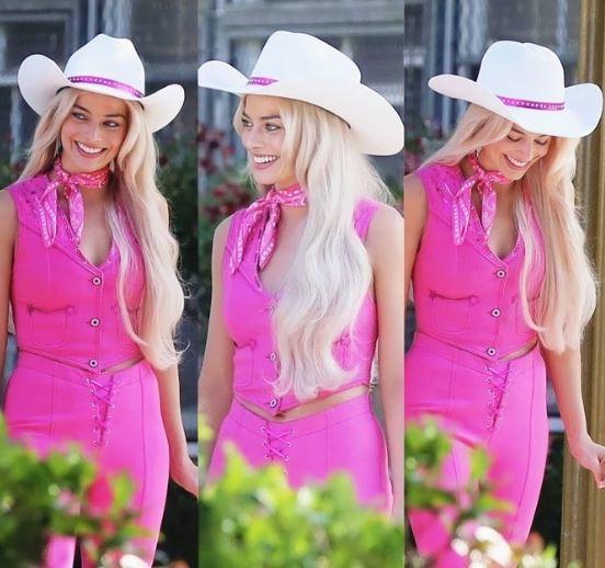 <p><span style="color:#B22222"><strong>FİLM ÇEKİMİNDEN YENİ KARE!</strong></span></p>

<p><strong>Margot Robbie'NİN Barbie'yi canlandırdığı filmden kareler gelmeye devam ediyor. Pembe kıyafatiyledamga vurdu. </strong></p>
