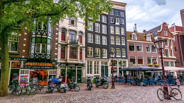 <p>9- Amsterdam, Hollanda</p>
