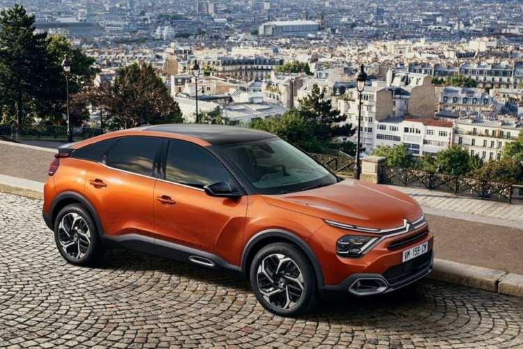 <p>CITROEN</p>
<p> </p>
<p>C4 Feel 1.2 PureTech 100 HP - 6 İleri Manuel</p>
<p>Fiyatı: <strong>583.000 TL</strong></p>
<p> </p>
<p>1.2 PureTech 130 HP - EAT8 Feel Bold - 668.000 TL</p>