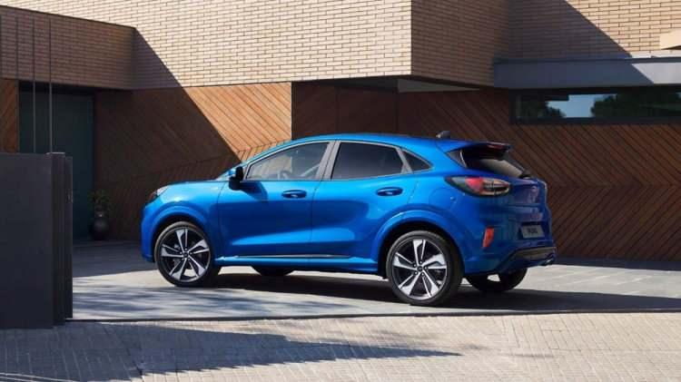 <p><strong>FORD</strong></p>
<p> </p>
<p>Puma Style / SUV / 1.0L EcoBoost 95PS / 6 İleri Manuel / Benzin</p>
<p>Liste fiyatı - <strong>635.500 TL</strong></p>
<p> </p>
<p>1.0L EcoBoost 125PS 7 İleri Otomatik Benzin - <strong>686.900 TL</strong></p>