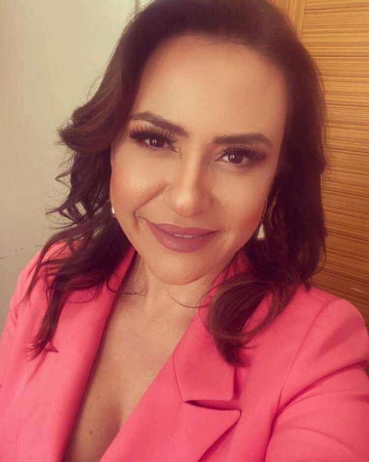 <p>Hatta fotoğrafının altına bir takipçisi 'Tam bir erkek annesi kıvamında olmuş tarzınız' yorumunda bulundu.</p>
<p> </p>