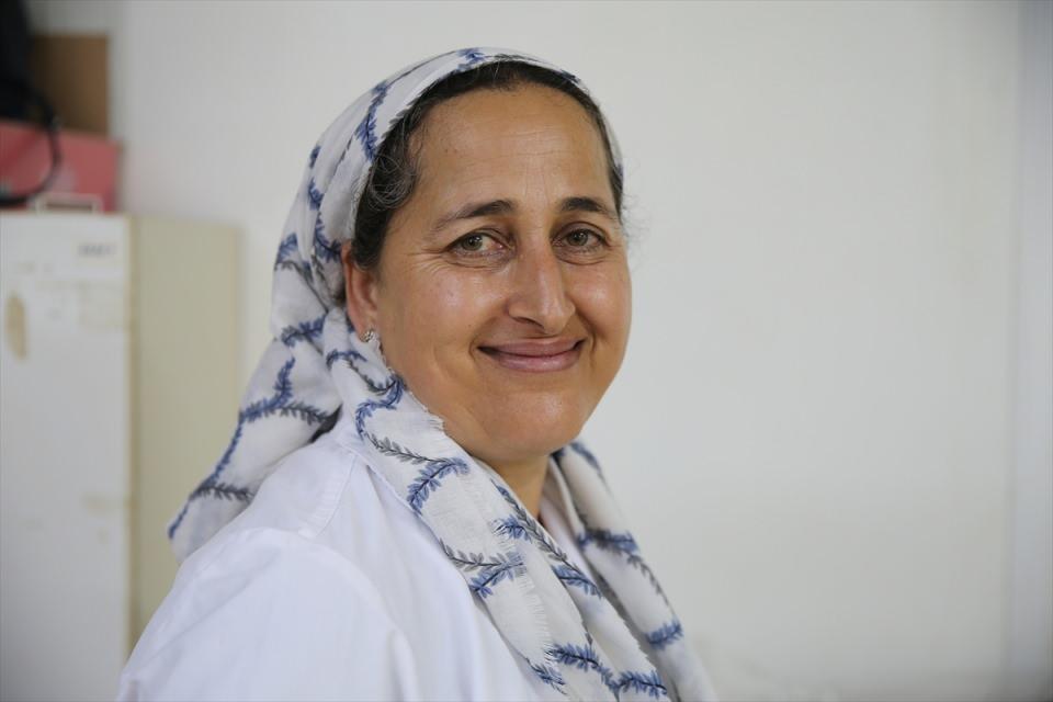 <p>Hatay'ın önemli tarım kenti olduğuna dikkati çeken Deli, ürün çeşitliliği ve farkındalık oluşturacak bir üretim yapılması adına portakal kurusu üretmeye karar verdiklerini belirtti.</p>
<p> </p>