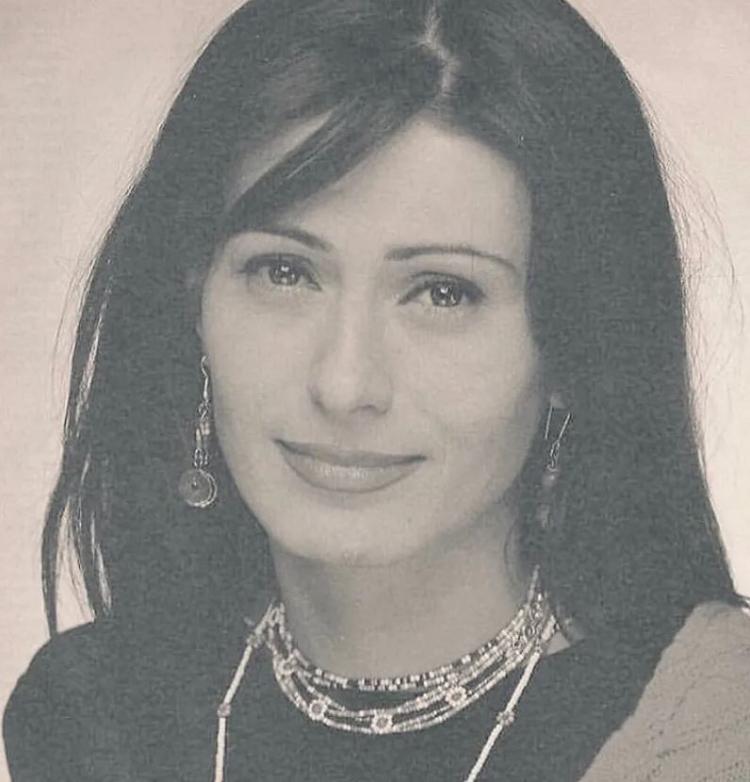 <p><strong>Söz yazarlığı da yapmaya başlayan Tilbe, sahnelerde büyüdü. </strong></p>
