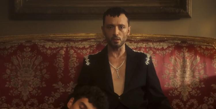 <p><strong>Matiz'den önce de Gülşen konserinde bir skandala imza atarak eşcinsel bayrağını açıp destek mesajlarında bulunmuştu.</strong></p>

<p> </p>

<p><strong>TIKLA OKU:</strong> <a href="https://www.yasemin.com/magazin/haber/2990229-gulsen-ahlaksizliklarina-bir-tane-daha-ekledi-konserde-aile-yapisini-bozan-lgbt-bayragini-acti"><strong>GÜLŞEN'İN KONSER AHLAKSIZLIĞI!</strong></a></p>
