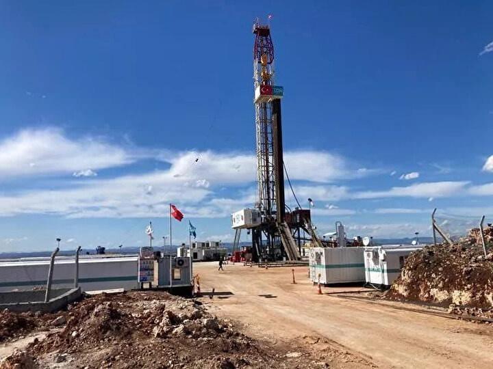<p>TPAO'nun, 15 bin 297 hektar alana sahip Siirt, Batman ve Mardin’deki petrol arama ruhsatının süresinin 11 Temmuz 2024'e kadar uzatılmasına karar verildi.</p>