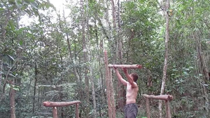 <p>Youtube da Primitive Technology adlı kanalda yayınlana video milyonlarca kişi tarafından merakla izlendi. İşte o anlar...</p>

<p> </p>
