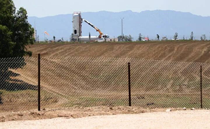 <p>Türkiye Petrolleri Anonim Ortaklığı iki yıldır Adana’da petrol arama çalışmaları yürütüyor. Çukurova 1 ve Çukurova 2 kuyularında çalışmalar hız kesmeden devam ediyor.</p>