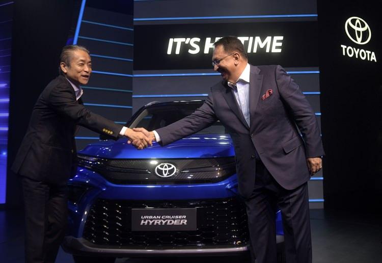 <p>Tanıtıma Toyota Kirloskar Motor Yönetim Müdürü Masakazu Yoshimura (solda) ve Toyota Kirloskar Motor Başkan Yardımcısı Vikram Kirloskar (sağda) da katıldı.</p>

<p>​</p>
