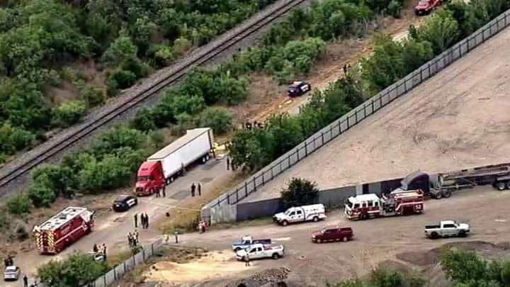 <p>Kamyonda canlı bulunarak tedavi altına alınan 4'ü çocuk 16 kişiden 5'inin daha sonra kaldırıldıkları hastanede hayatını kaybettiği belirtildi.</p>

<p> </p>
