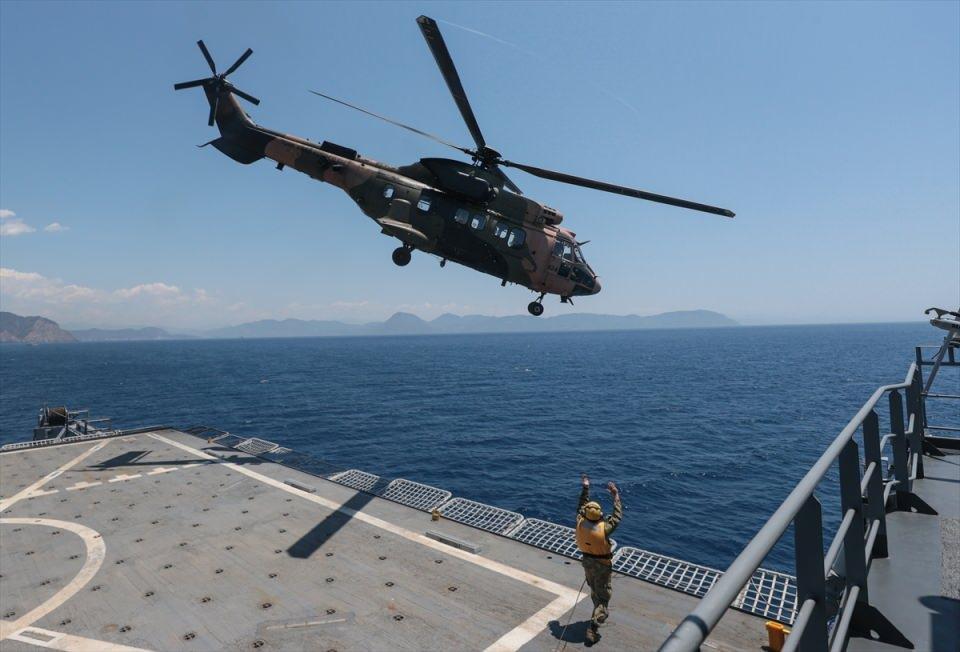 <p>Türk mühendisler tarafından 6 yılda tamamlanan ve 28 Ocak 2017'de hizmete giren gemi, denizde ikmal imkanı da sunabiliyor. Subay, astsubay, uzman erbaş ve sözleşmeli erlerden oluşan 90 kişinin görev aldığı gemide, yine yerli ve milli imkanlarla üretilen Uzaktan Kumandalı Su Altı Aracı (ROV) bulunuyor.</p>
<p> </p>