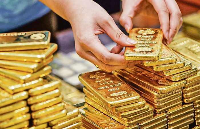 <p><strong>TÜRKİYE 37 TON ALTIN ALDI</strong></p>

<p>Rusya Ekonomi Üniversitesi araştırmacıları rezervlerini en çok arttıran ülkeleri sıraladı. Yılın ilk çeyreğinde en çok altın satın alan ülke Mısır olurken, Türkiye de 37 tonluk alımla ikinci sırada yer aldı. </p>
