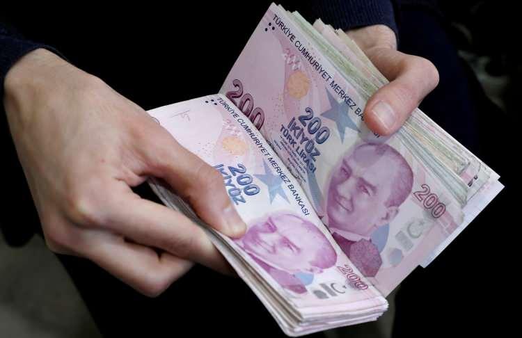 <p><strong>ENGELLİ AYLIĞI</strong></p>
<p>2022'de engellilere ödenen aylık 1298 olmuştu. Engelli yakınına ise 865 lira olarak belirlenmişti. Temmuzda uygulanacak asgari ücrete bağlı olarak engelli aylığı da aratacak rakamlar arasında.</p>