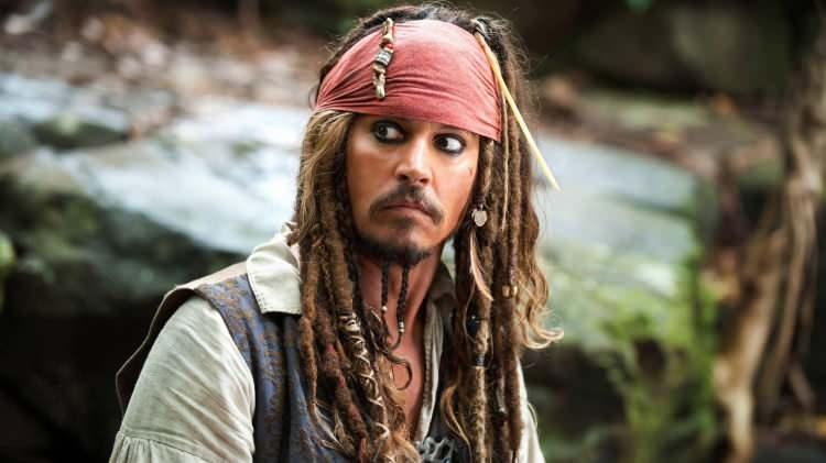 <p><strong>Kampanyalar başlatan hayranları Depp'in özellikle Jack Sparrow olarka yeniden kamera karşısına geçmesini talep etti. </strong></p>
