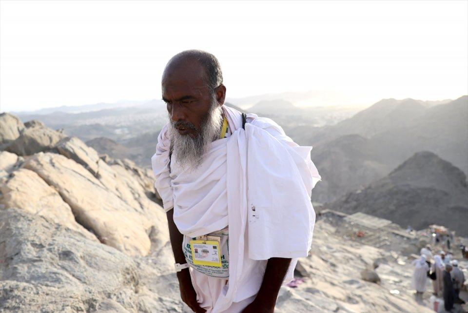 <p>Zemzem, Kabe'nin yaklaşık 20 metre doğusunda Makam-ı İbrahim'e yakın tavaf alanının altındaki kuyudan çıkıyor.</p>
