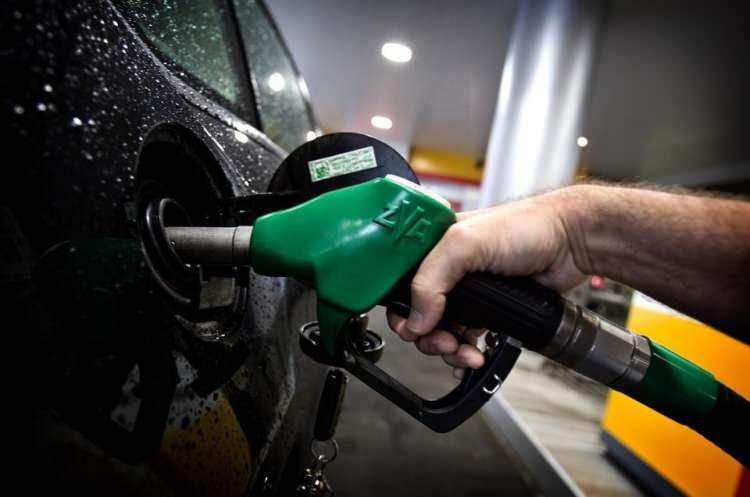 <p>İSTANBUL<br />
Benzin: 27,26 TL<br />
Motorin: 26,69 TL<br />
LPG: 11,97 TL</p>
<p>İZMİR<br />
Benzin: 27,37 TL<br />
Motorin: 26,82 TL<br />
LPG: 12,09 TL</p>
<p>ANKARA<br />
Benzin: 27,35 TL<br />
Motorin: 26,82 TL<br />
LPG: 12,29 TL</p>