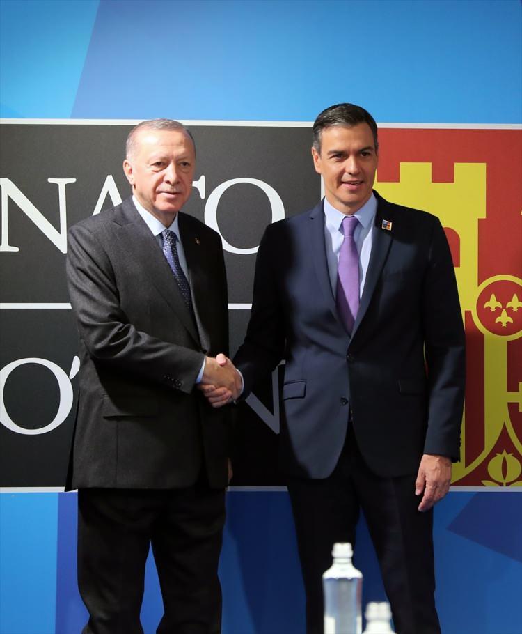 <p>Cumhurbaşkanı Recep Tayyip Erdoğan, NATO Zirvesi öncesi İspanya Başbakanı Pedro Sanchez ile görüşme gerçekleştirdi.</p>

<p> </p>
