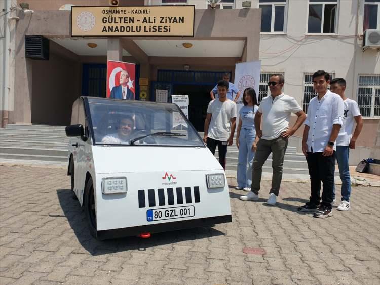 <p>Öğrenciler, otomobilleriyle TEKNOFEST Havacılık, Uzay ve Teknoloji Festivali kapsamında TÜBİTAK tarafından 23-24 Temmuz'da Kocaeli'de gerçekleştirilecek Liseler Arası Efficiency Challenge Elektrikli Araç Yarışları'na katılmaya da hak kazandı.</p>
<p> </p>