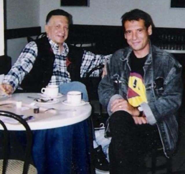 <p><span style="color:#800080"><strong>Canova,&nbsp;T&uuml;rk Sineması'nın unutulmaz ismi Kartal Tibet'le ilgili duygusal a&ccedil;ıklamalarda bulundu. Canova, "Kartal Tibet benim i&ccedil;in &ccedil;ok şey ifade ediyor." dedi.</strong></span></p>
