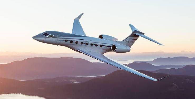 <p>Musk, bu kez eski jetinin üreticisi olan Gulfstream firmasının birini sınıf jeti olan G700 modelini satın aldı.</p>

