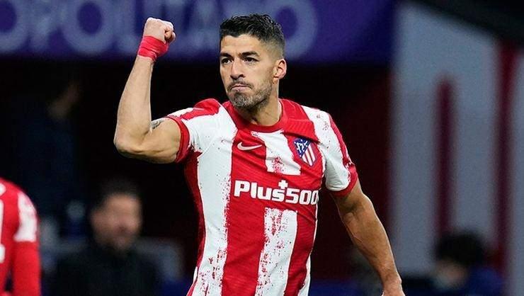 <p>Luis Suarez</p>
<p><span style="color:#B22222">Yaş:</span> 35</p>
<p><span style="color:#B22222">Piyasa Değeri:</span> 8 milyon Euro</p>
<p><span style="color:#B22222">Ülkesi: </span>Uruguay</p>
<p><span style="color:#B22222">Son oynadığı takım:</span> A. Madrid</p>
