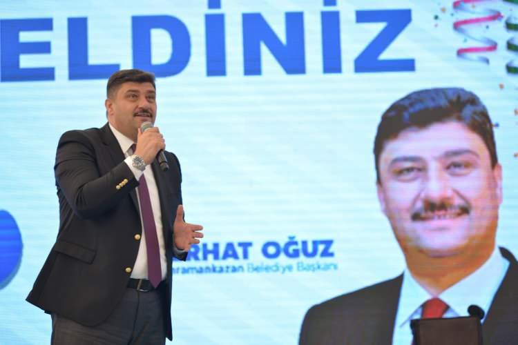 <p>Kahramankazan Belediye Başkanı Serhat Oğuz da burada çocuklara eşlik ederek, sevinçlerine ortak oldu. Başkan Oğuz daha sonra sünnet olan 300 çocuğa bisiklet hediye ederken, çocuklar ve aileleriyle hatıra fotoğrafı çektirdi.</p>